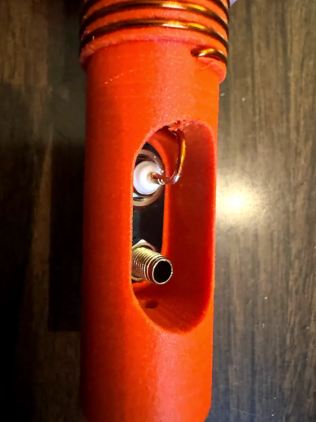 Magnet-wire lead shaped toward the BNC center contact inside the Hamdo